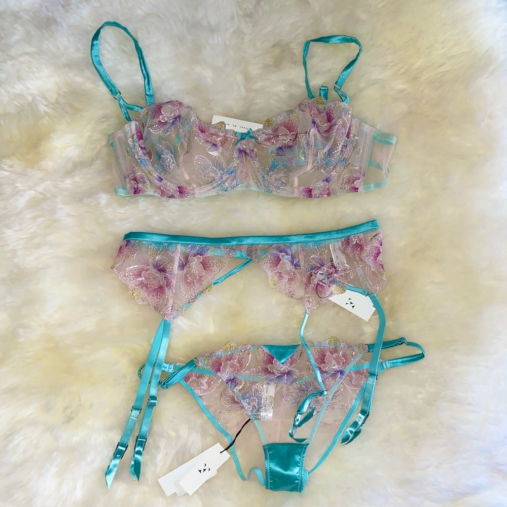 New FLEUR DU MAL Lingerie Set, Bra Panty Garter Belt